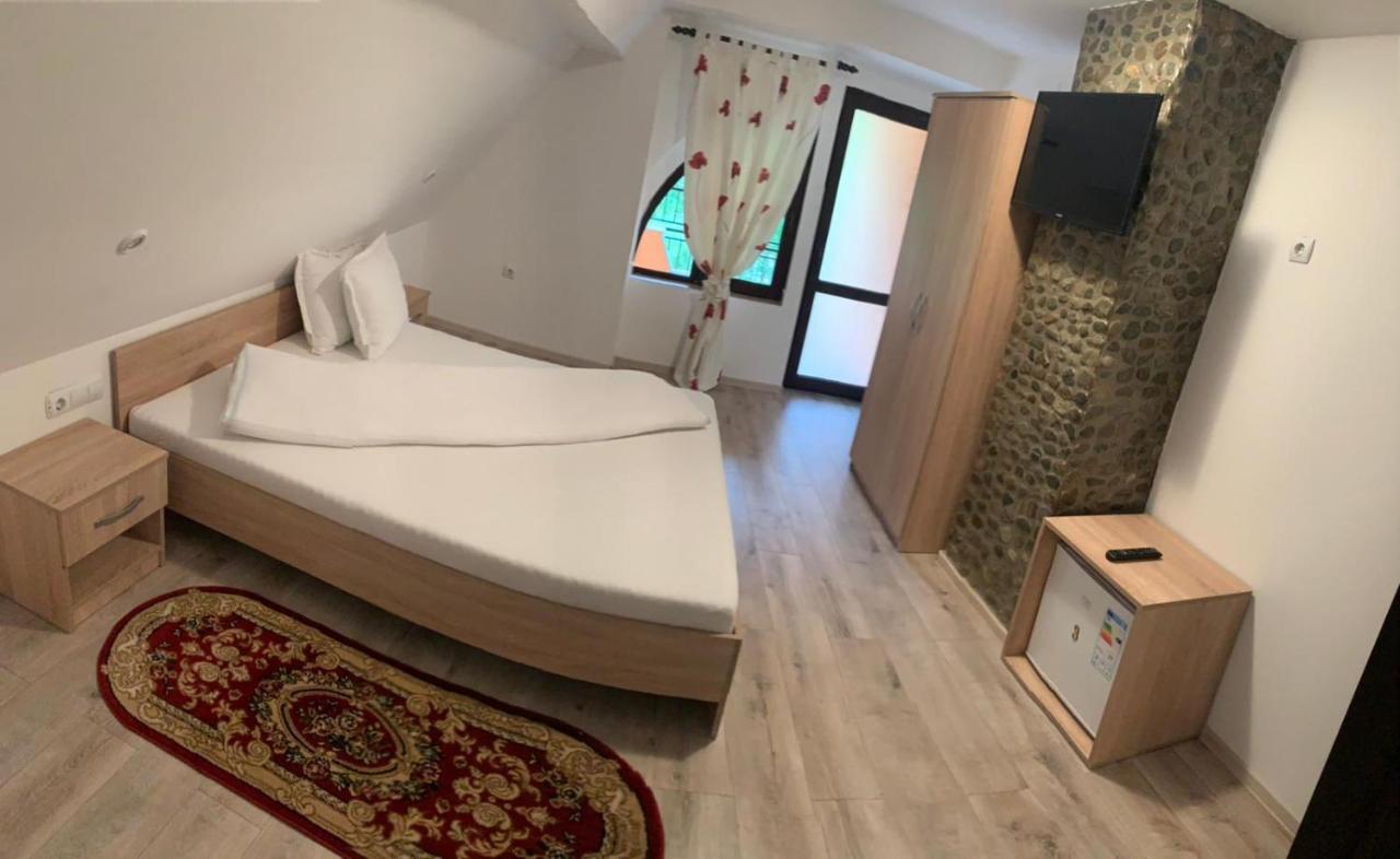 M Dey Otel Vişeu de Sus Dış mekan fotoğraf